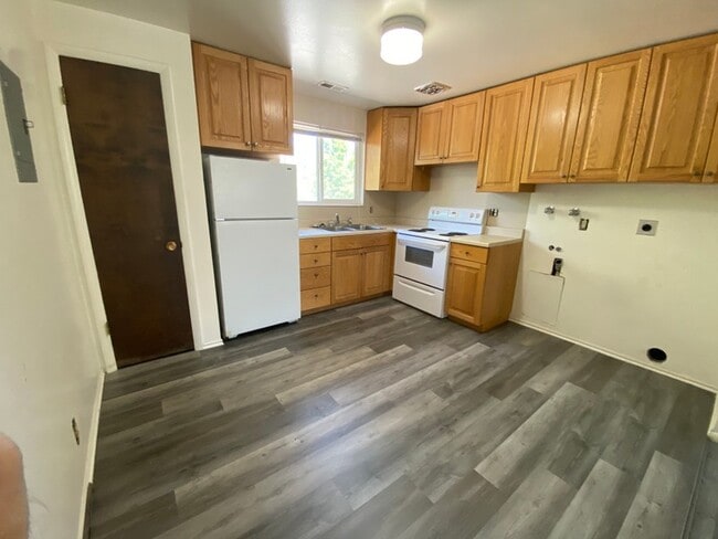 Building Photo - 340 S 100 W
