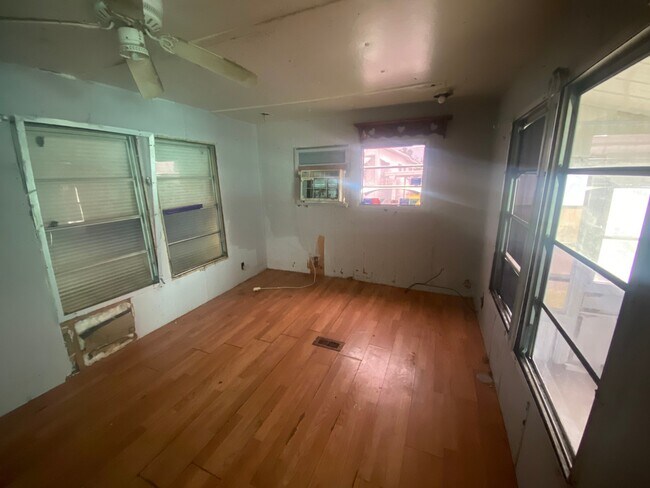 Foto del edificio - 2900 FL-17