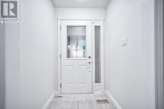 Photo du bâtiment - 24 Muster Ct