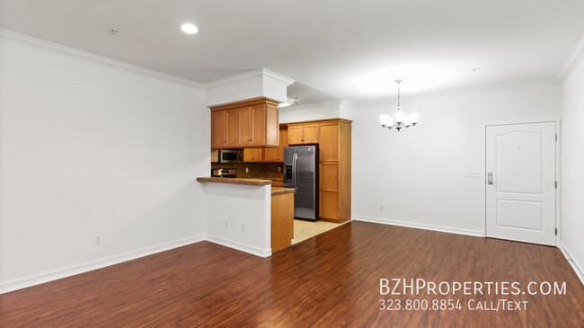 Foto del edificio - Renovated 2Bedroom 2Bathroom In Prime West LA