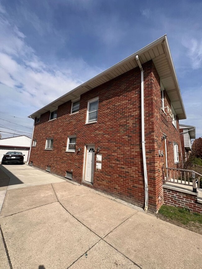 Building Photo - 534 E 208th St