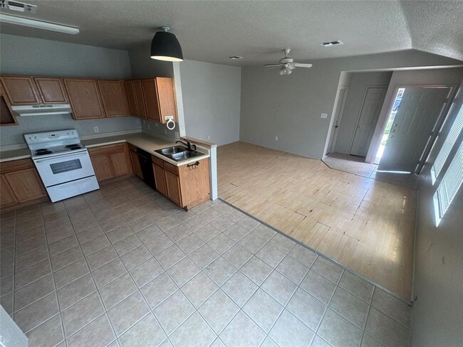 Foto del edificio - 4411 Terra Summit Rd