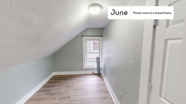 Foto del edificio - Room in Shared 7 bed/2 bath home in Allston