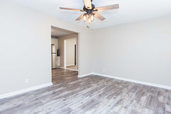 Building Photo - 313 Vine St