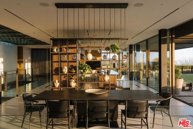 Foto del edificio - 9344 Nightingale Dr