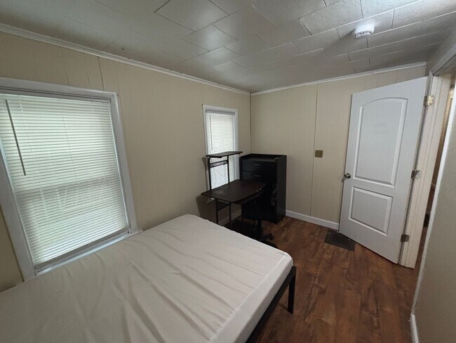 Foto del edificio - 2 Florence Ave