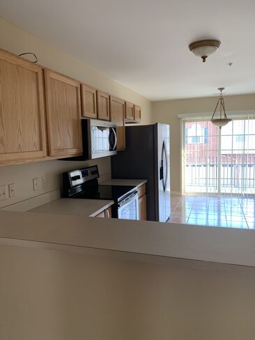 Building Photo - 39471 Springwater Dr
