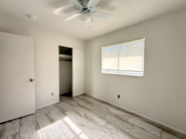 Foto del edificio - 13923-13925 First St - Duplex