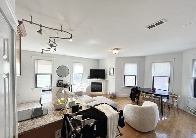 Foto del edificio - 916 Dorchester Ave