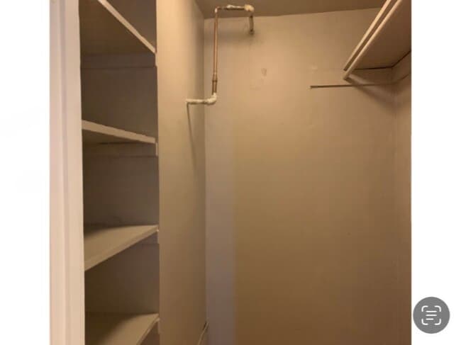 Foto del edificio - 5730 Willowcrest Ave