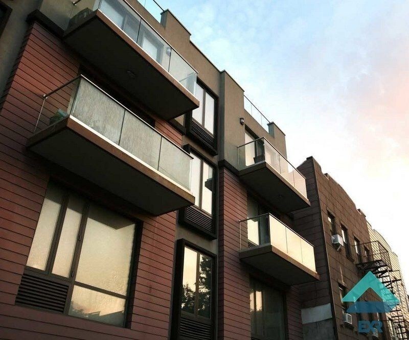 Primary Photo - 226 Montrose Ave