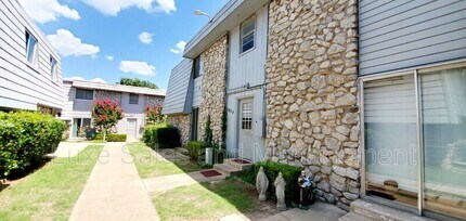 Building Photo - 6024 Northwest Expy