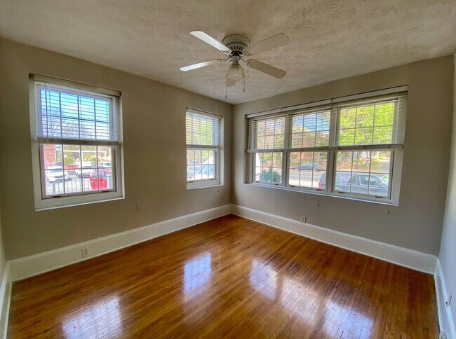 Building Photo - Spacious One Bedroom in Poncey-Highland