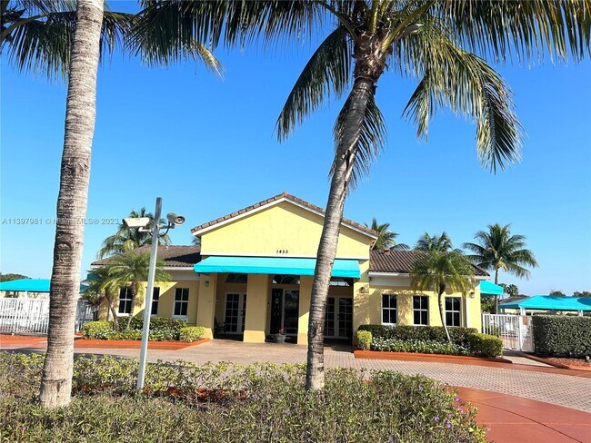 Foto del edificio - 1666 SE 27th Ct