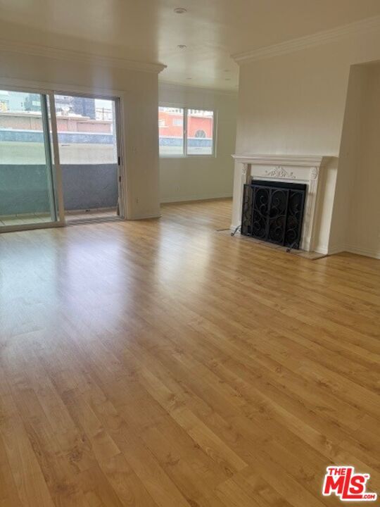Foto del edificio - 1242 S Barrington Ave