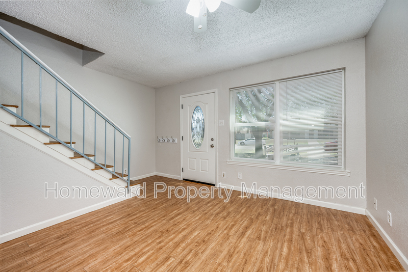 Foto principal - 604 Meadow View Ct