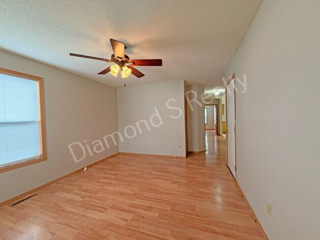 Building Photo - 1442 W Rainey St