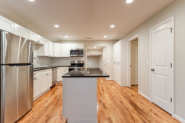 Building Photo - Price Improvement! Charming Home in Greenv...