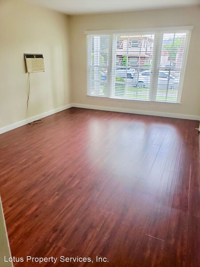 Foto del edificio - 2815 W Clark Ave