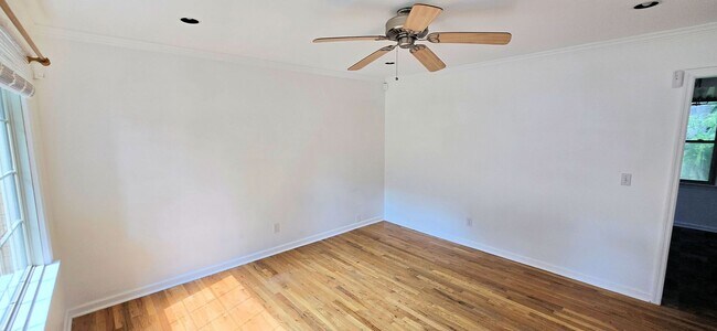 Foto del edificio - Cutest move-in ready brick ranch in Pfafft...