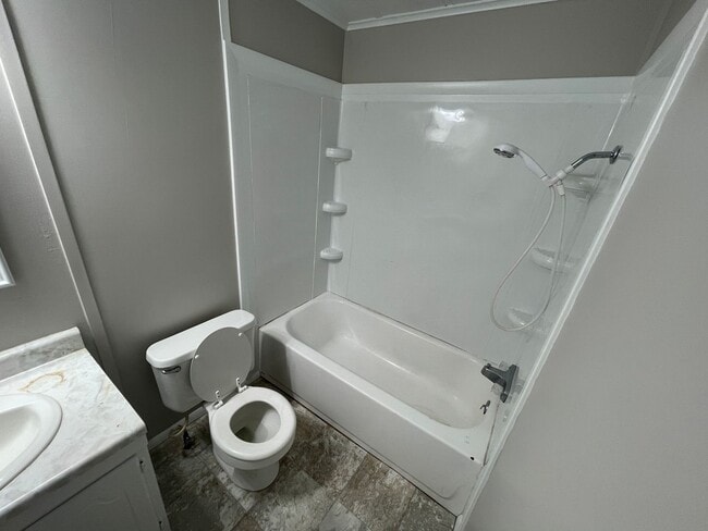 Building Photo - 3 Bedroom House in Robersonville - Complet...