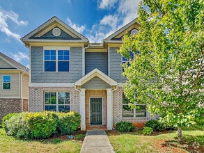 Building Photo - 157 Daisy Cir