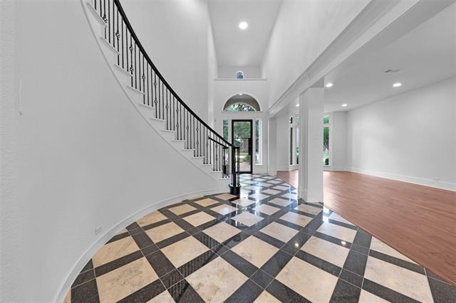 Foto del edificio - 3310 Meadow Wood Dr