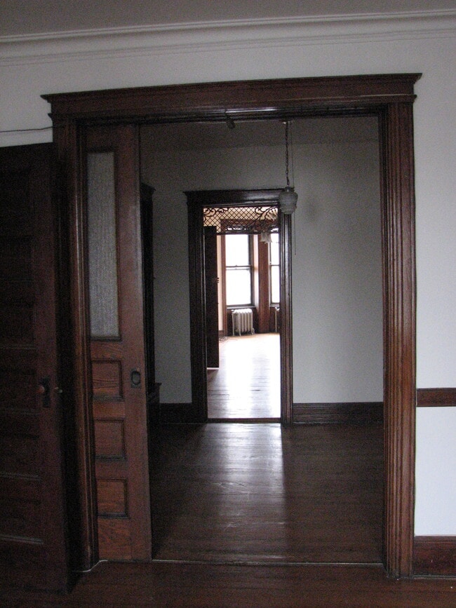 Building Photo - 439 54th St