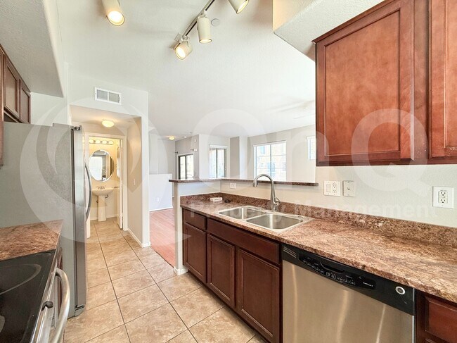 Foto del edificio - 900 S 94th St