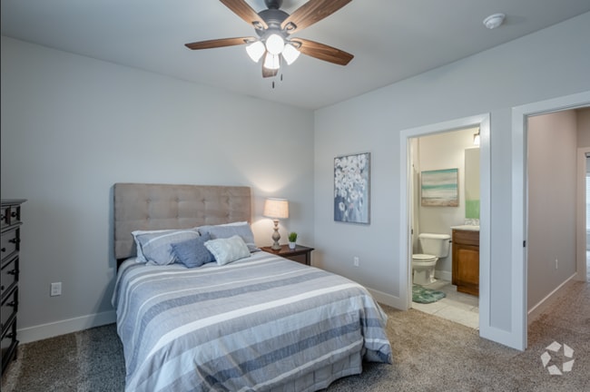 Building Photo - CC3 | Cedar Crest Farmington
