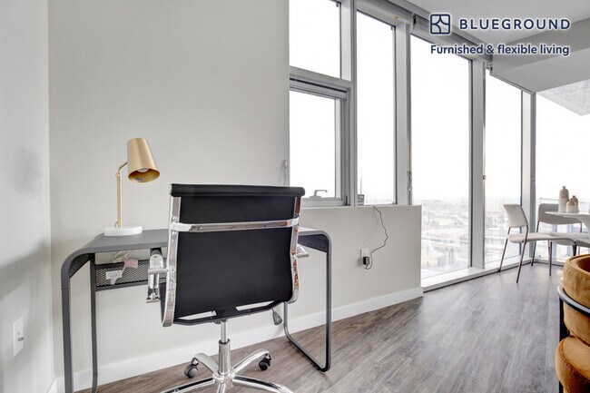 Foto del edificio - 11130 NE 10th St