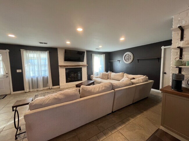 Foto del edificio - 64 Magnolia Dr