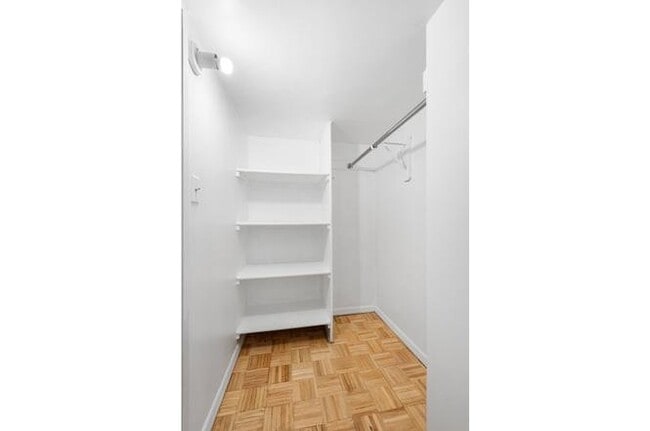 Building Photo - 350 E 62nd St