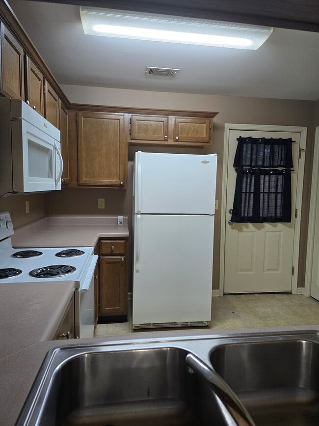 Foto del edificio - Townhouse for Lease