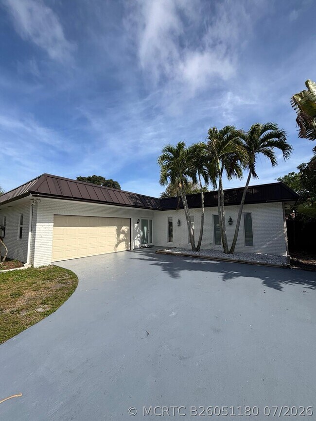 Foto del edificio - 1070 SW 18th St