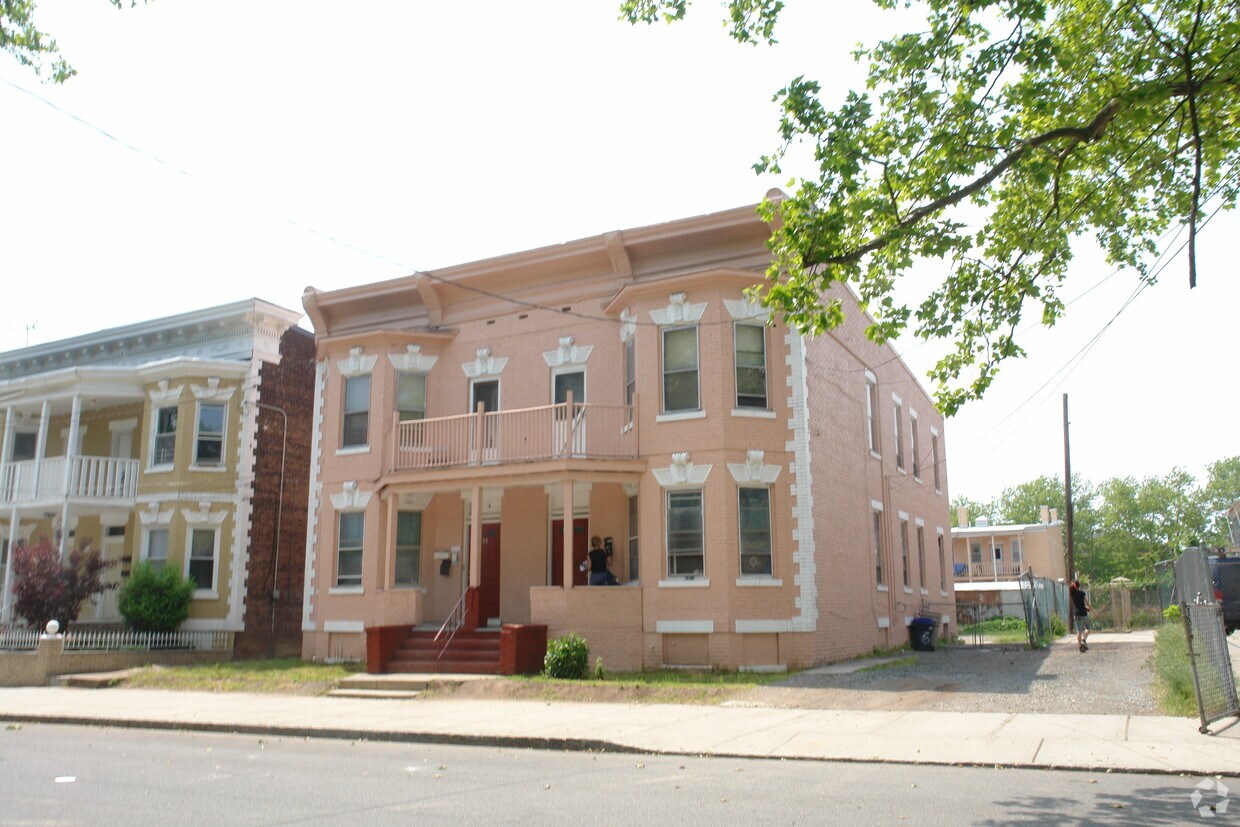 Foto del edificio - 71-73 Brighton Ave