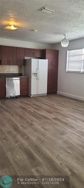 Foto del edificio - 736 NW 2nd Ave