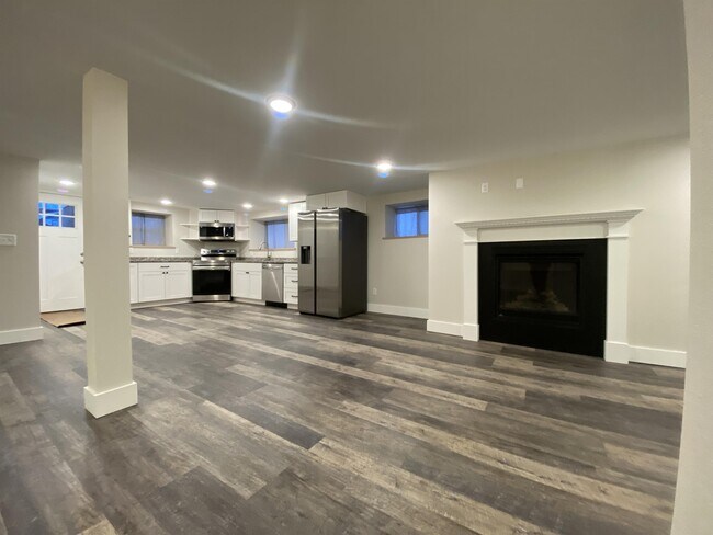 Foto del edificio - 1700 1st Ave N