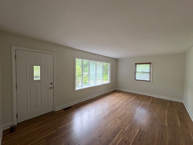Foto del edificio - Spacious 4 Bed 2.5 bath Home Close to Fort...