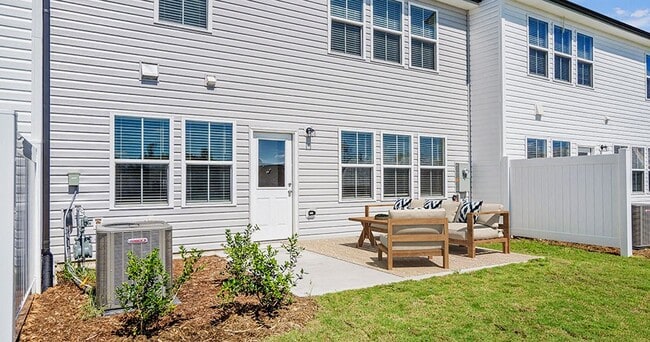 Foto del edificio - Braxton Townhomes