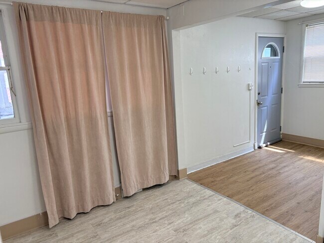 Él - Unger Apartments - 5-10 Minute Walk to UofM!