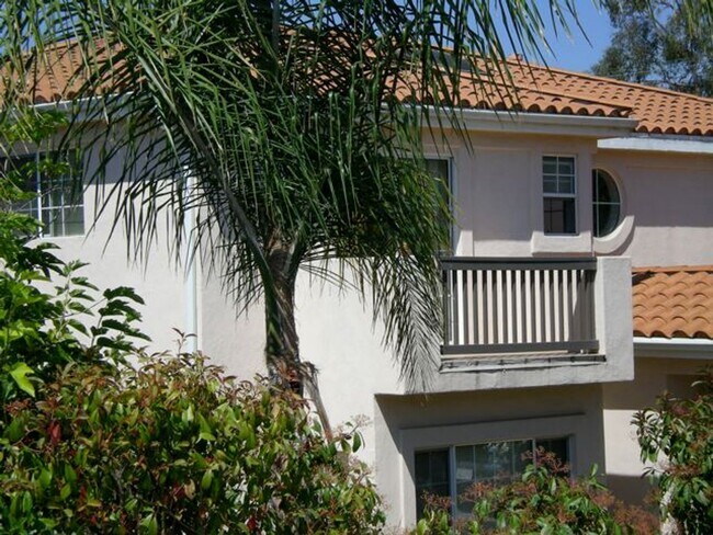 Foto del edificio - 4527 Hollister Ave