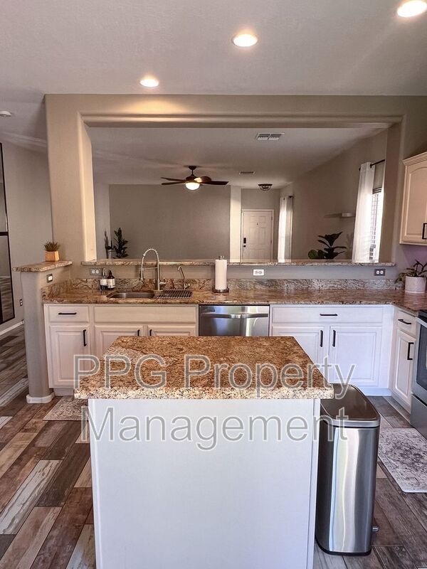 Building Photo - 17225 W Carmen Dr