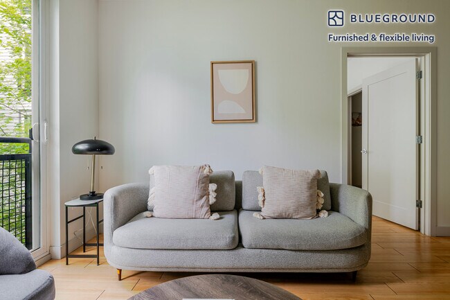 Foto del edificio - 320 D St