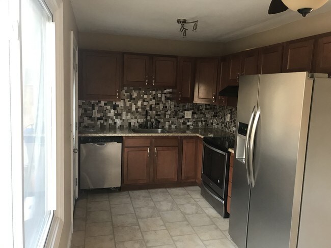 Cocina - 107 New Britain Ave