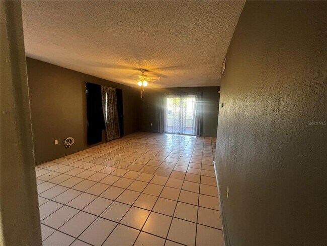 Building Photo - 5520 Riordan Way