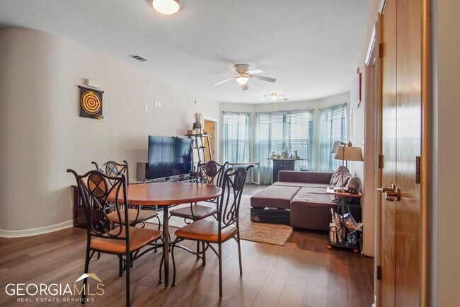 Foto del edificio - 898 Oak St SW