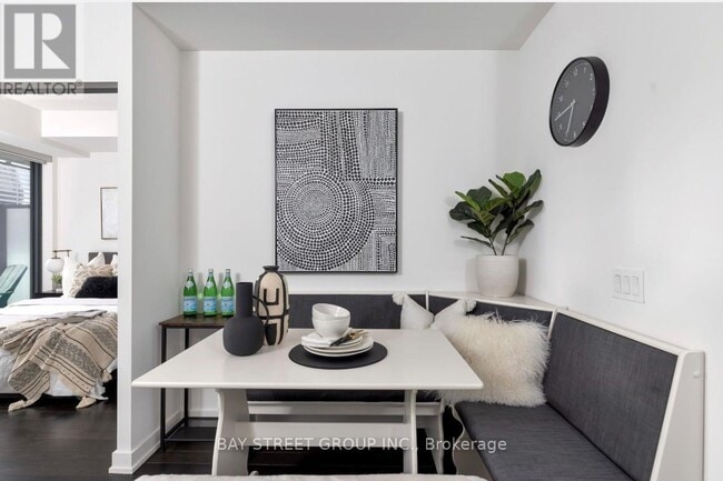 Photo du bâtiment - 25 Richmond St E