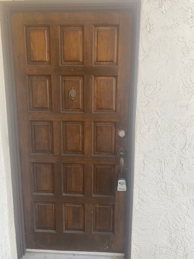 Foto del edificio - LOCATION, LOCATION 2 Bedroom 2 Bathroom Condo