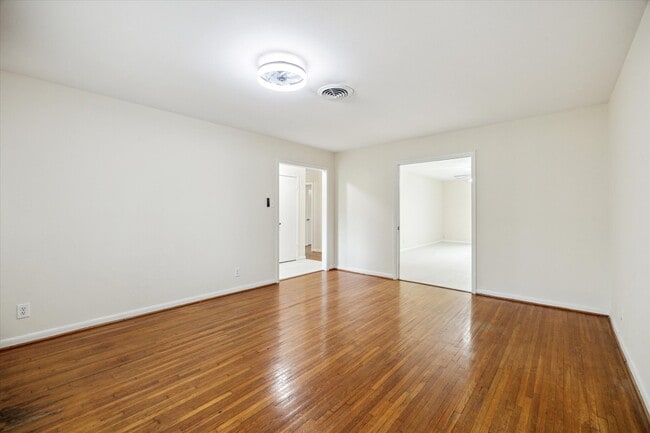 Foto del edificio - 8907 Autauga St